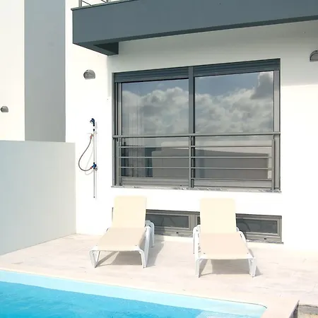 Super Luxury Villa With A Private Pool And Game Room, About 400 M From The Ocean